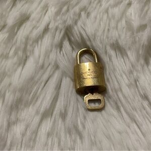 Authentic LV Lock & Key 320 (300 series)